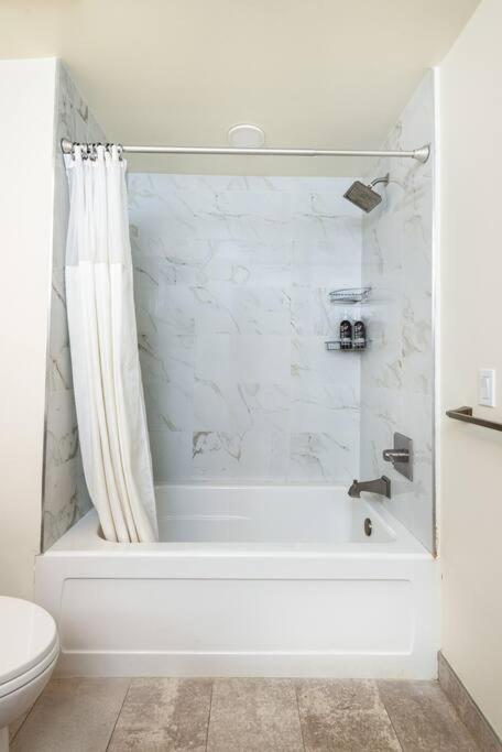 Luxurious Penthouse In Beverly Hills - Sleeps 10 Los Angeles Zewnętrze zdjęcie